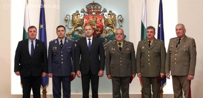 Държавният глава Румен Радев връчи пагони на военнослужещи, удостоени с висше офицерско звание