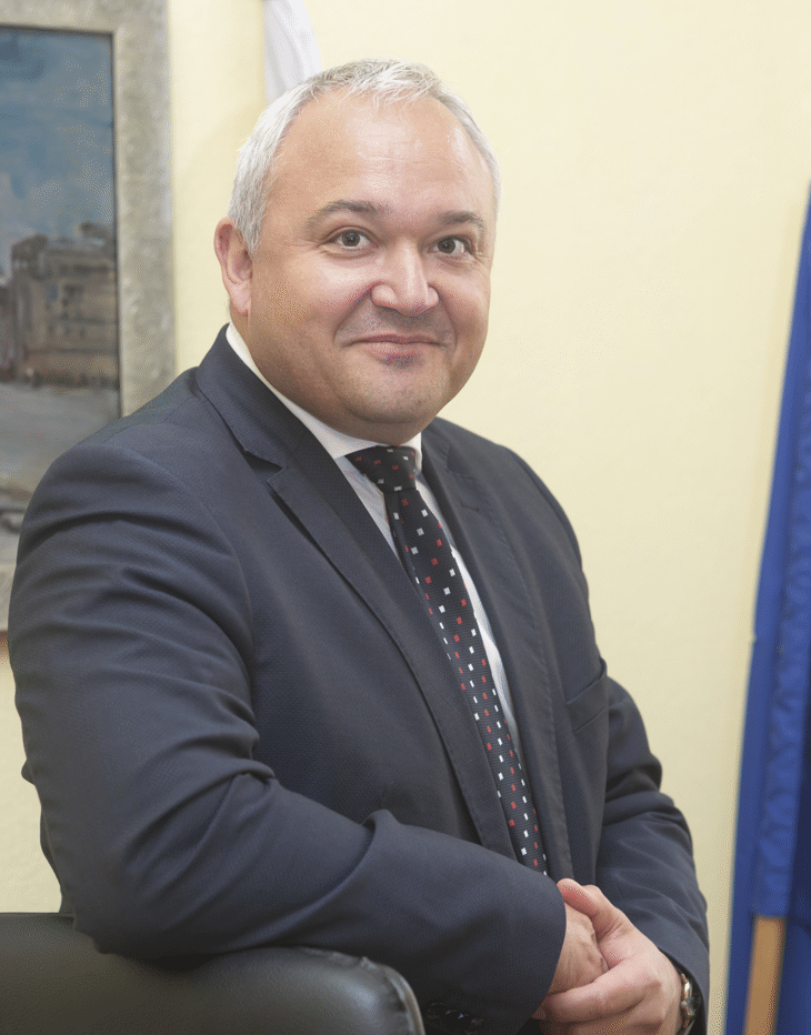 Министър Демерджиев поздрави Юридическия факултет на УНСС по случай 30-годишният му юбилей