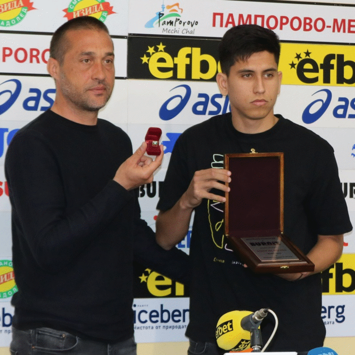 България U17 получи награда за „Отбор на месеца“, а селекционерът Йордан Петков бе отличен за треньор №1