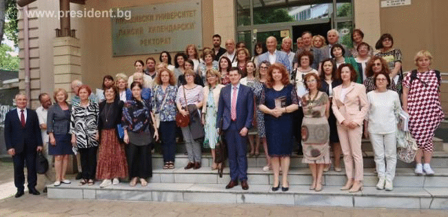 Пълна подкрепа за Български национален културен институт заявиха участниците в Националната конференция по инициатива на вицепрезидента Йотова „Език свещен“