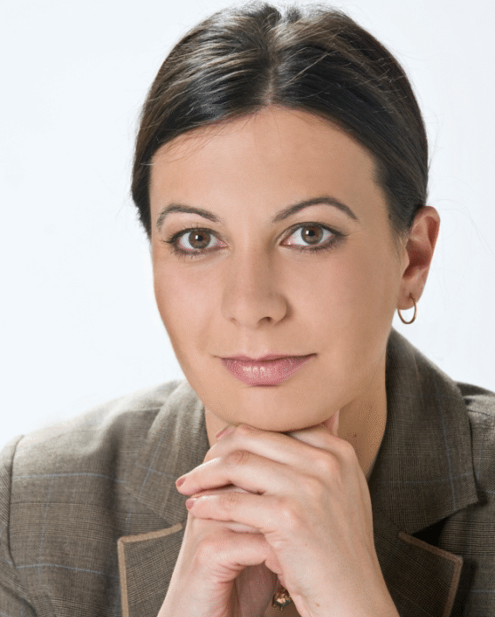 Ана Михайлова: Решени Сме Да Поставим Под Контрол Бюджетния Дефицит През Тази Година