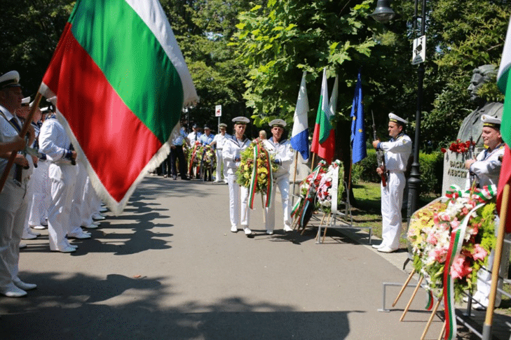 Представителни военни подразделения участваха в прояви в цялата страна по повод годишнината от рождението на Апостола на свободата