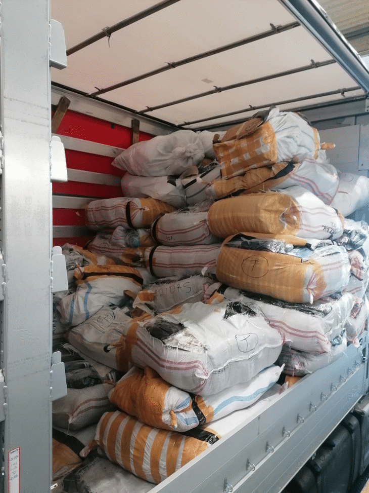 Голямо количество „маркови“ стоки задържаха митническите служители на МП Капитан Андреево