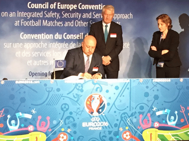 България се присъедини към новата конвенция за сигурността на футболните стадиони
