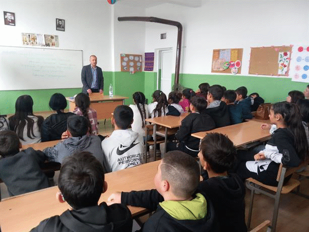 Полицаи от РУ- Крумовград гостуваха на деца в начални и основни училища в общината ​