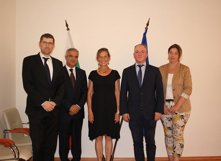 Министерството на енергетиката обсъди приоритетите и предизвикателствата в сектора с германския посланик Ирене Мария Планк