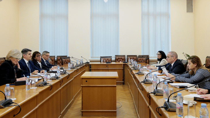 Вицепремиерът Караджов: От 2026 г. концесионерът на летище „Васил Левски“ – София трябва да започне да плаща пълната концесионна такса