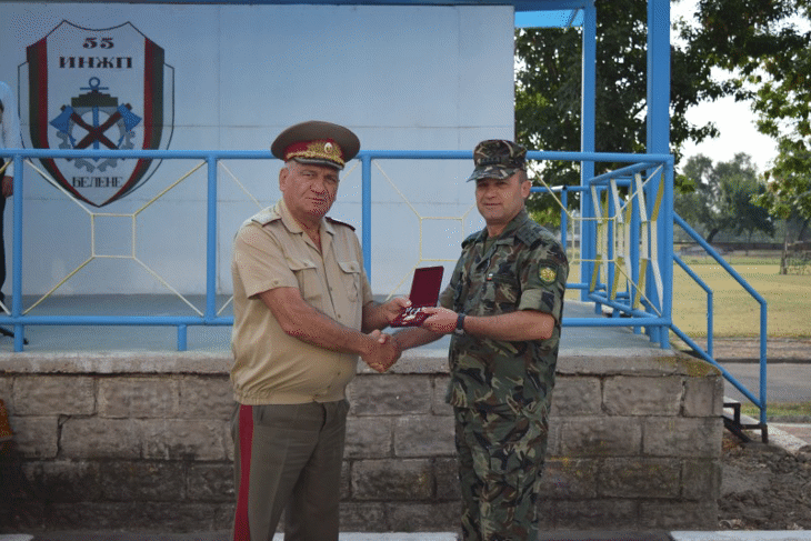 Военнослужещи от 55-ти инженерен полк в гр. Белене бяха отличени със заповед на министъра на отбраната за проявен професионализъм в дейности в помощ на населението