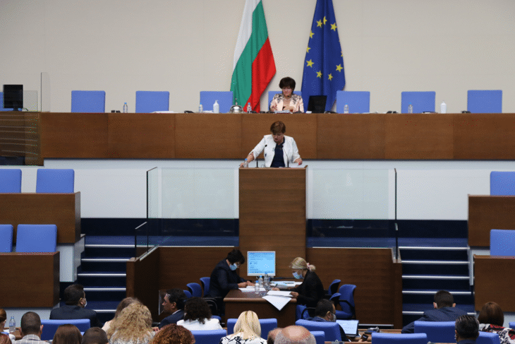 Парламентът прие промени, свързани с данните в протоколите и с отчитането на резултатите от машинното гласуване