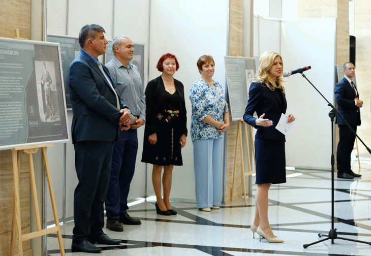 Председателят на Народното събрание Михаела Доцова и председателят на Българската академия на науките откриха в парламента изложба „Българските революционери и книжовници за Априлското въстание“