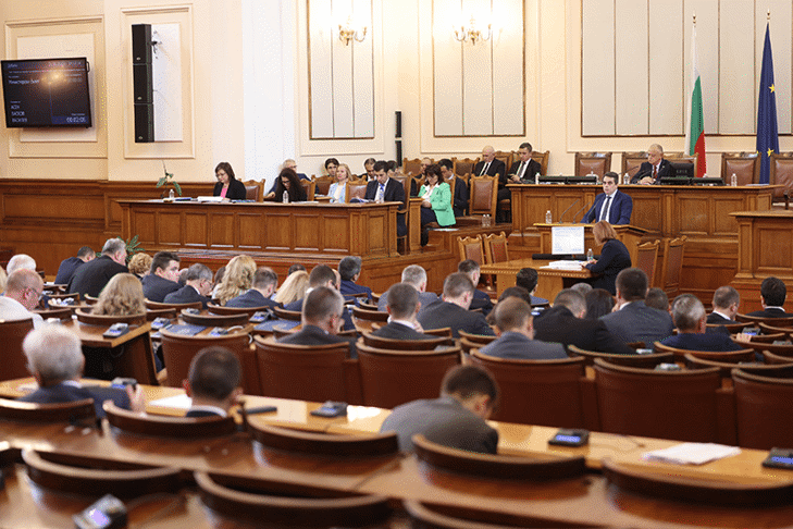 Народното събрание проведе разисквания по проект на решение за гласуване на недоверие на Министерския съвет на Република България