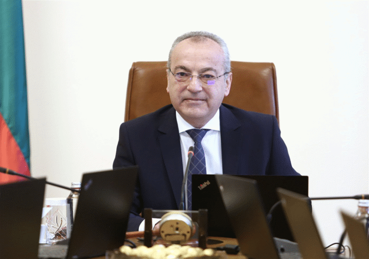 Премиерът Донев: Скъпи български жени, благодарим Ви за смелостта, грижата и търпението, с които създавате свят на мир и справедливост за децата ни