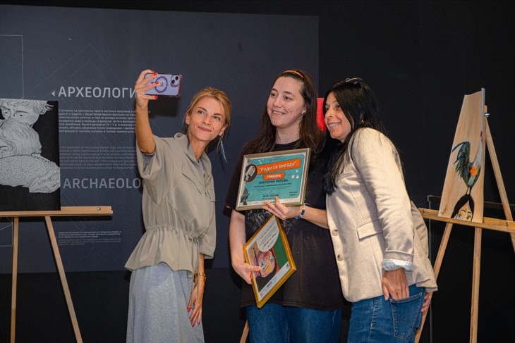 „Роди се звезда“ – когато музиката оживява върху платното