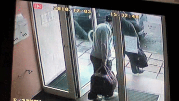 Столичните криминалисти установяват самоличността на мъже, заподозрени в кражба от частен дом