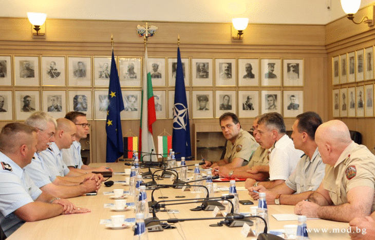 Заместник-началникът на отбраната вицеадмирал Емил Ефтимов се срещна с командващия на Сухопътните войски на Германия генерал-лейтенант Йорк Фолмер