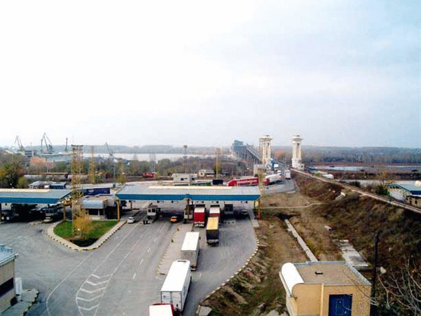 Временно входящият трафик на ГКПП Дунав мост Русе се извършва през старото трасе „Запад“