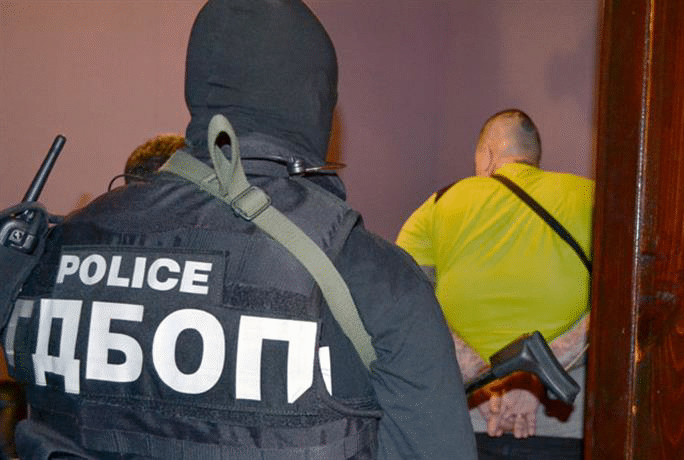 Трима са задържани при операция на ГДБОП в столицата