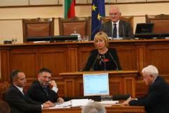 Омбудсманът Мая Манолова ограничи правомощията на частните съдебни изпълнители