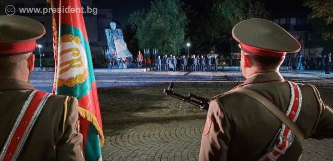 Президентът: Наш дълг е да претворим в отговорност саможертвата и родолюбието на предците ни, отстоявали свободата, честта и достойнството на българския народ с цената на живота си