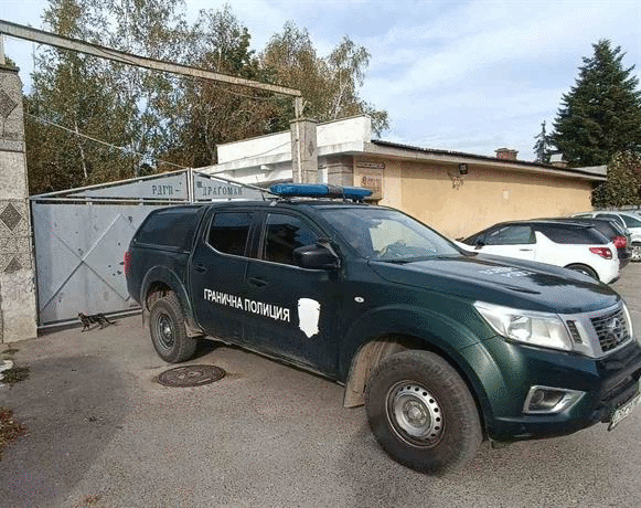 Гранични полицаи от РДГП-Драгоман задържаха каналджия с мигранти