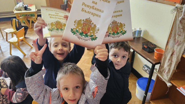 Прокурори от Районна прокуратура-Бургас разясниха функциите на държавното обвинение пред ученици от български училища в ирландските градове Дъблин и Тъламор