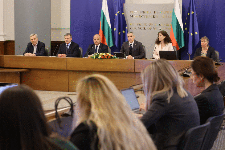 Премиерът Гюров: Високата избирателна активност е по-силна от всички криминални схеми