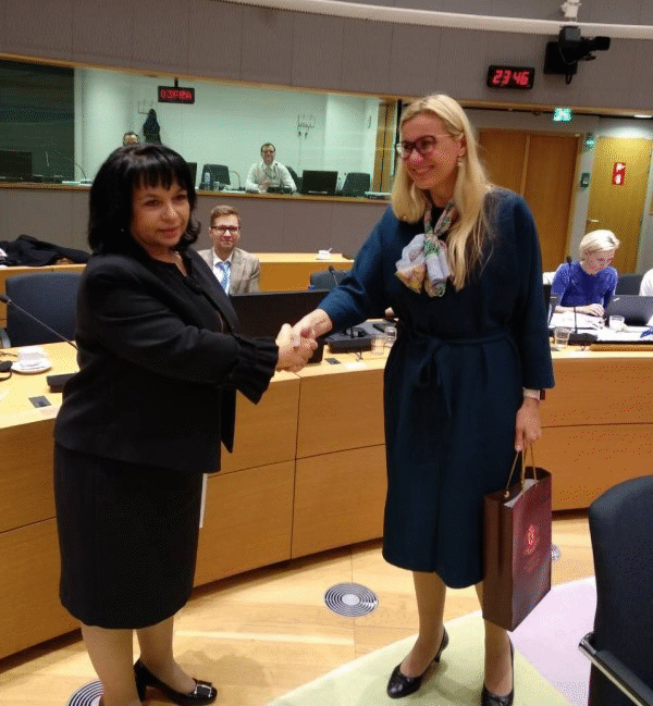 Министър Петкова пое ротационното председателство на Съвета "Транспорт, телекомуникации и енергетика", част "Енергетика"