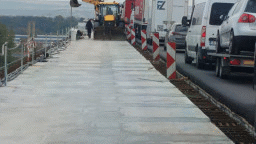 Монтирани са всичките 128 стоманобетонни панела в участъка в ремонт на Дунав мост при Русе