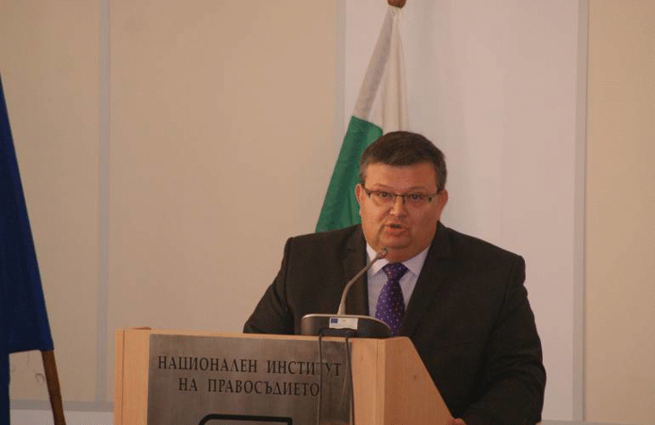 Главният прокурор Сотир Цацаров: Пазете се от професионално високомерие