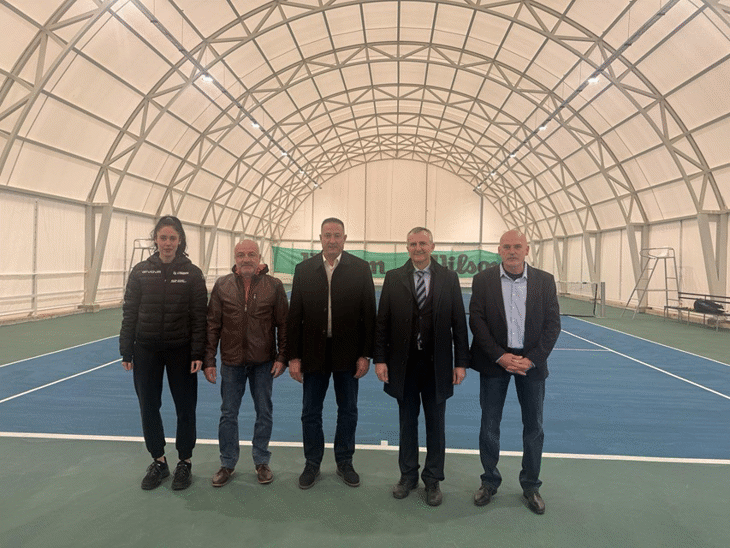 Министърът на младежта и спорта Димитър Илиев откри нов закрит тенис корт в Радомир