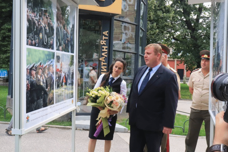 Министърът на отбраната Красимир Каракачанов: Българското общество трябва да познава своята армия