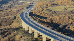 От 9 март за ремонт на фуга ще се ограничава движението в посока София по активната лента при 58-и км на АМ „Струма“ в област Кюстендил