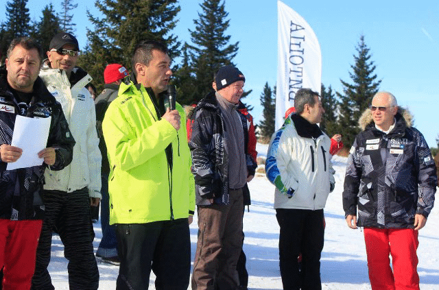 Министрите Нейков и Трайков откриха програмата „Научи се да караш ски”