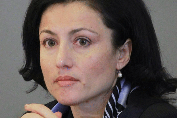 Министър Танева: Започва проверка на 14 проекта за допълнителни дейности към къщите за гости