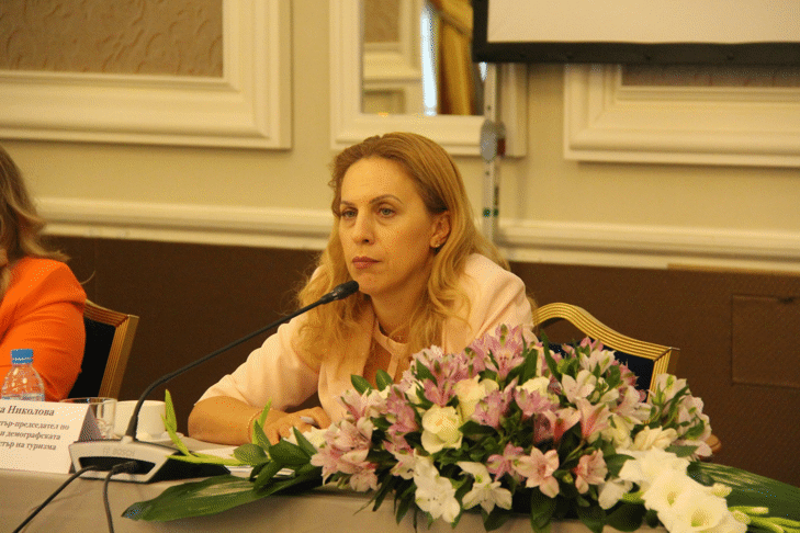 Вицепремиерът Николова на първото заседание на Консултативния съвет по туризъм: Ще търсим консенсус за рестарт на отрасъла и реклама на България като безопасна и здравословна дестинация