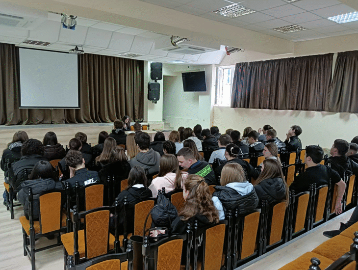 Прокурори от Районна прокуратура-Варна гостуваха в 7 варненски училища във връзка с третия етап на образователната програма на ВСС за учебната 2025-2026 година
