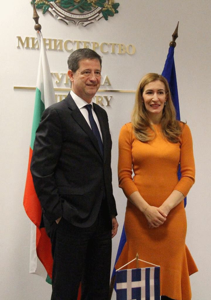 Министър Ангелкова: България и Гърция си партнират по съвместни проекти за привличане на туристи от далечни пазари към Балканите