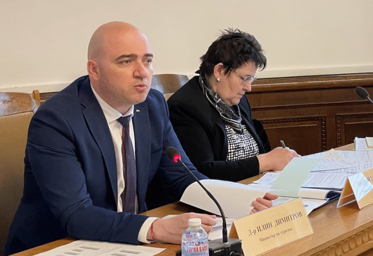 Министър Илин Димитров представи отчет за свършеното през втория си мандат пред Комисията по туризъм в Народното събрание
