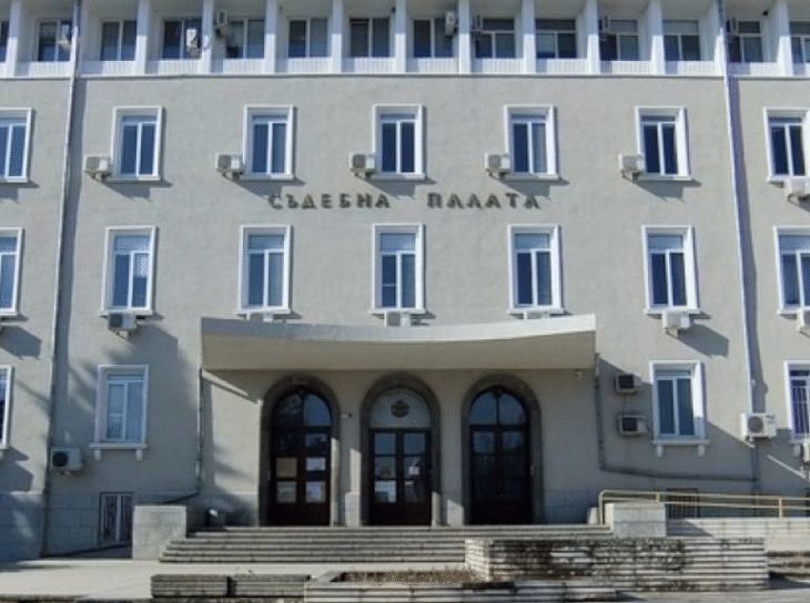 По искане на Районна прокуратура-Стара Загора съдът определи мярка за неотклонение “задържане под стража” спрямо 40-годишен мъж за  кражба