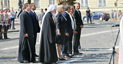 Председателят на парламента Цецка Цачева и народни представители присъстваха на тържественото отбелязване на празника на София
