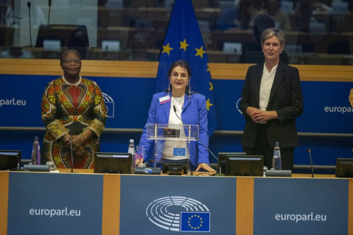 Заместник-председателят на Народното събрание Росица Кирова получи присъдената на България награда за мир на срещата на върха на жените лидери WPL Summit 2023