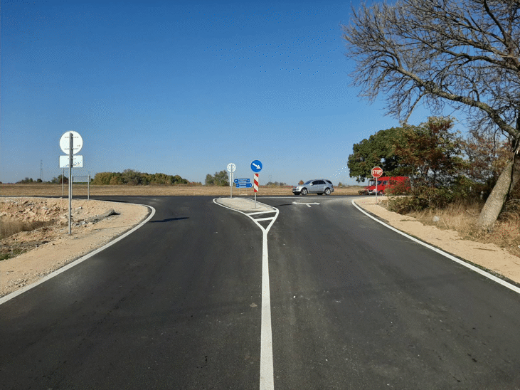Завърши ремонтът на кръстовището за с. Войводово на път I-5 Кърджали - Хасково