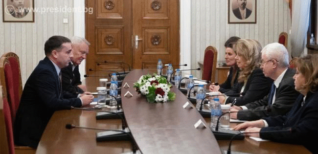 Президентът обсъди с представители на български организации в Молдова развитието на филиала на Русенския университет в Тараклия