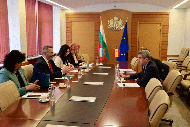 Министър Иван Христанов се срещна с посланика на Кралство Испания Мигел Алонсо Берио