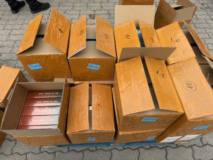 Голямо количество нелегални електронни цигари задържаха митнически служители от ТД Митница София