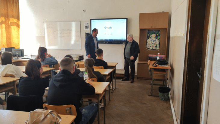 Магистрати от Районна прокуратура-Търговище участваха в срещи–дискусии с ученици от градовете Омуртаг и Попово, запознаха ги с ролята на прокуратурата в Съдебната власт