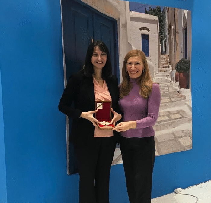 Министър Ангелкова разговаря в Лондон с гръцкия си колега Елена Кунтура