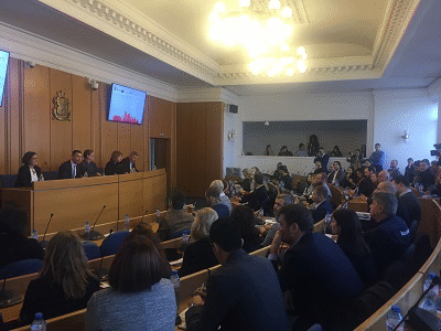 Повече електронни услуги, дигитализация на процесите на управление и обслужване на гражданите и бизнеса