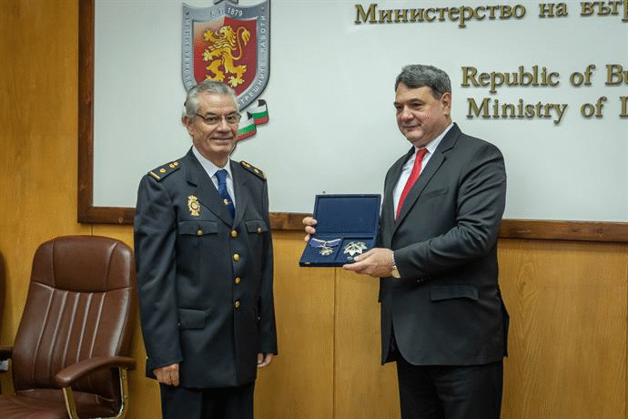 Главният секретар на МВР награди полицейски аташе на Кралство Испания в България