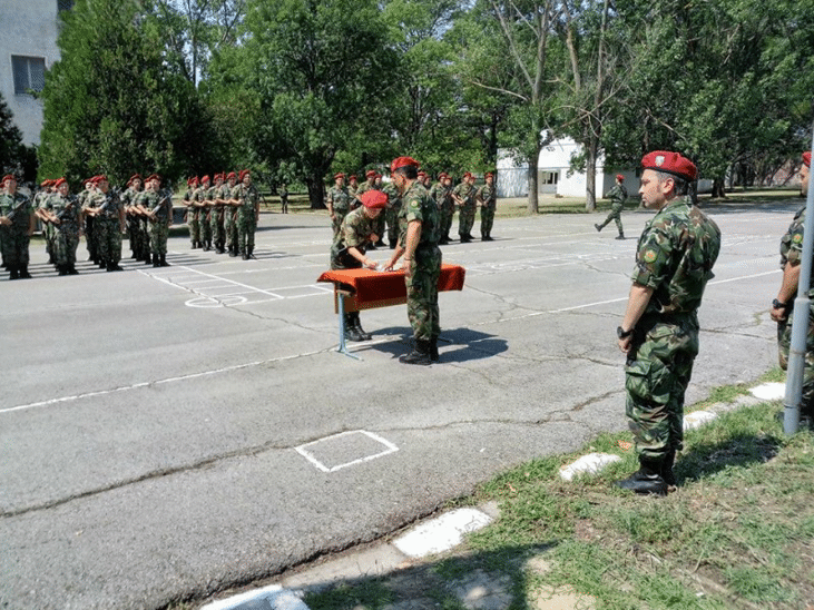 Новоназначени военнослужещи от Сухопътните войски положиха военна клетва Новоназначени военнослужещи от Сухопътните войски положиха военна клетва